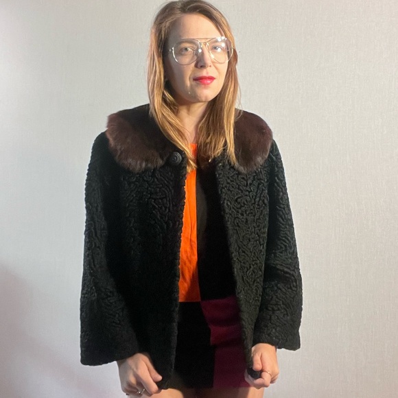 SALE! Classy Vintage 50s Franklin Simon Fur Collar Velvet Coat Fits like a Small - Picture 2 of 4